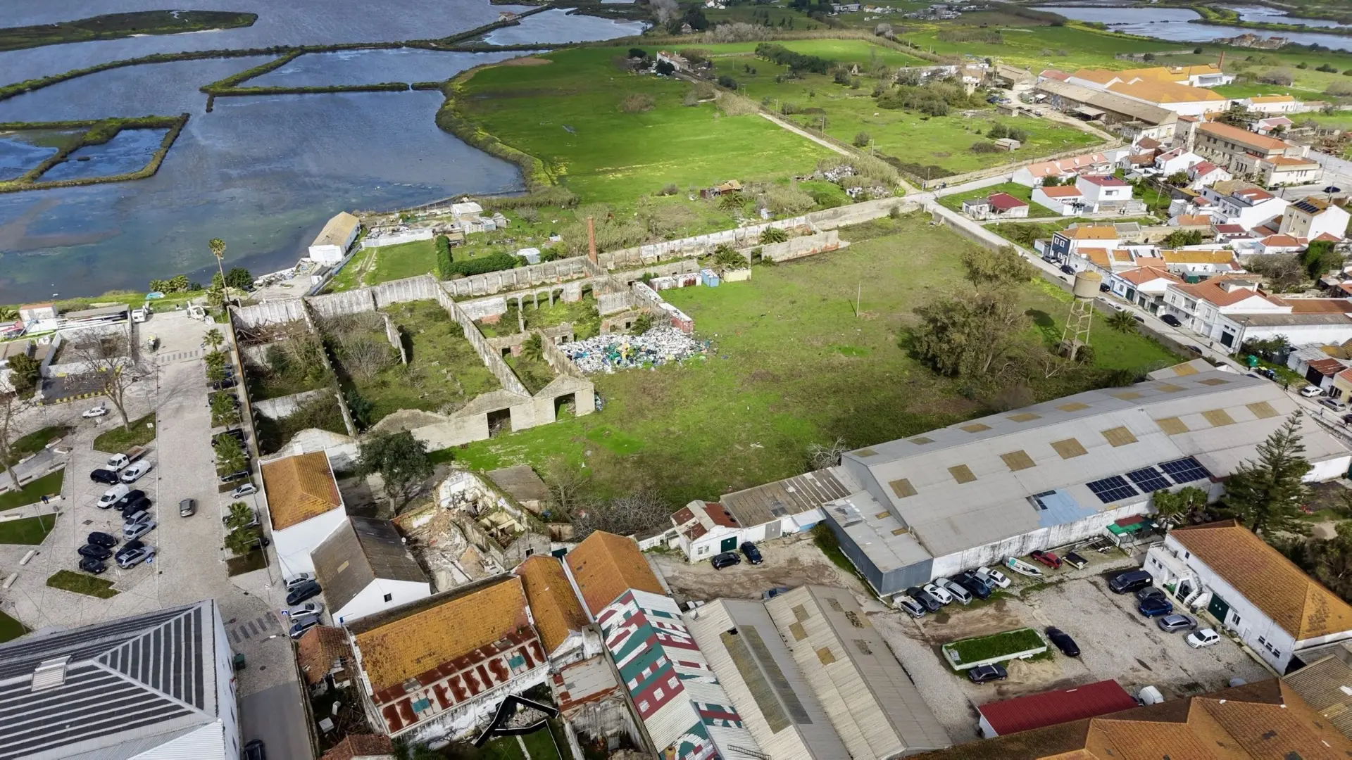 The Mova Moita site today